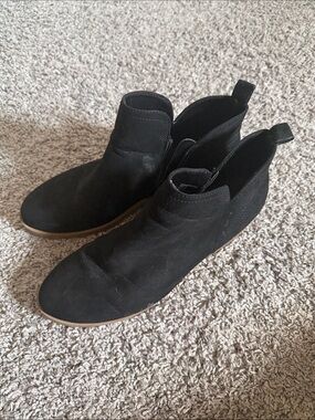 Time and Tru Black Suede Ankle Booties with Side Zip